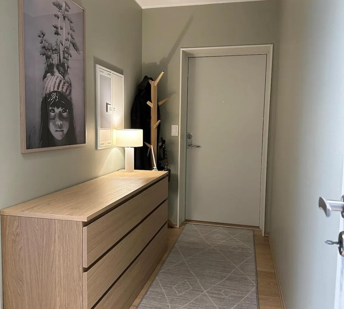 Charming 2-Bedroom Apartment In Bergen Near The Light Rail