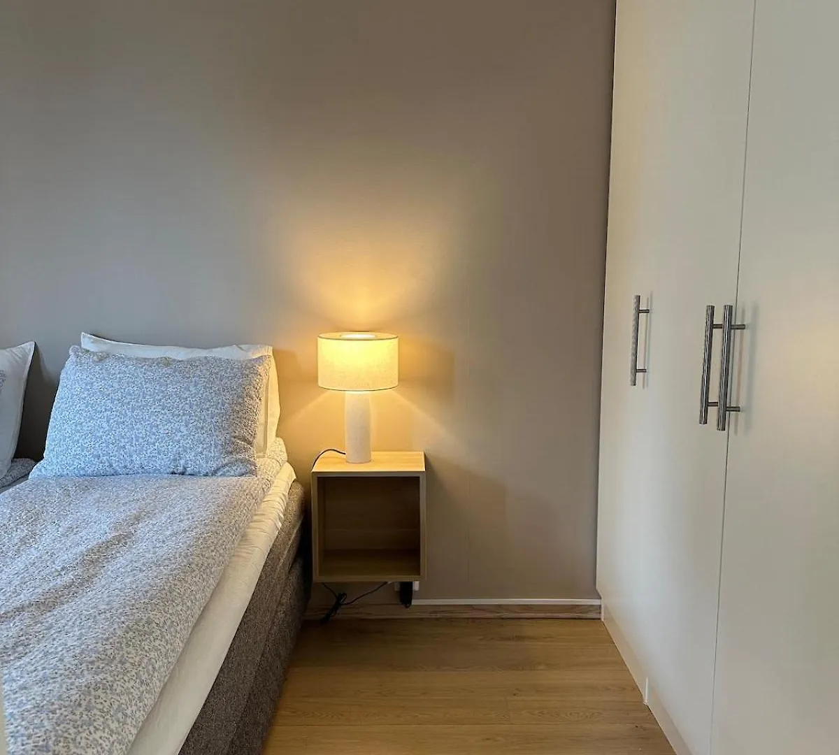 Charming 2-Bedroom Apartment In Bergen Near The Light Rail