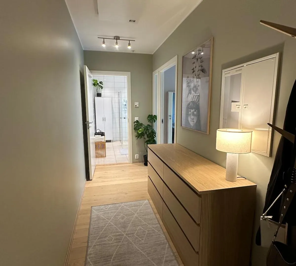 Charming 2-Bedroom Apartment In Bergen Near The Light Rail